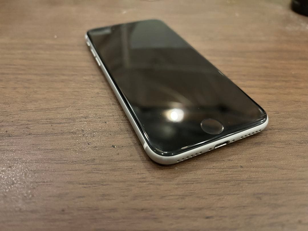 Apple iPhone SE (第2世代) ホワイト64G