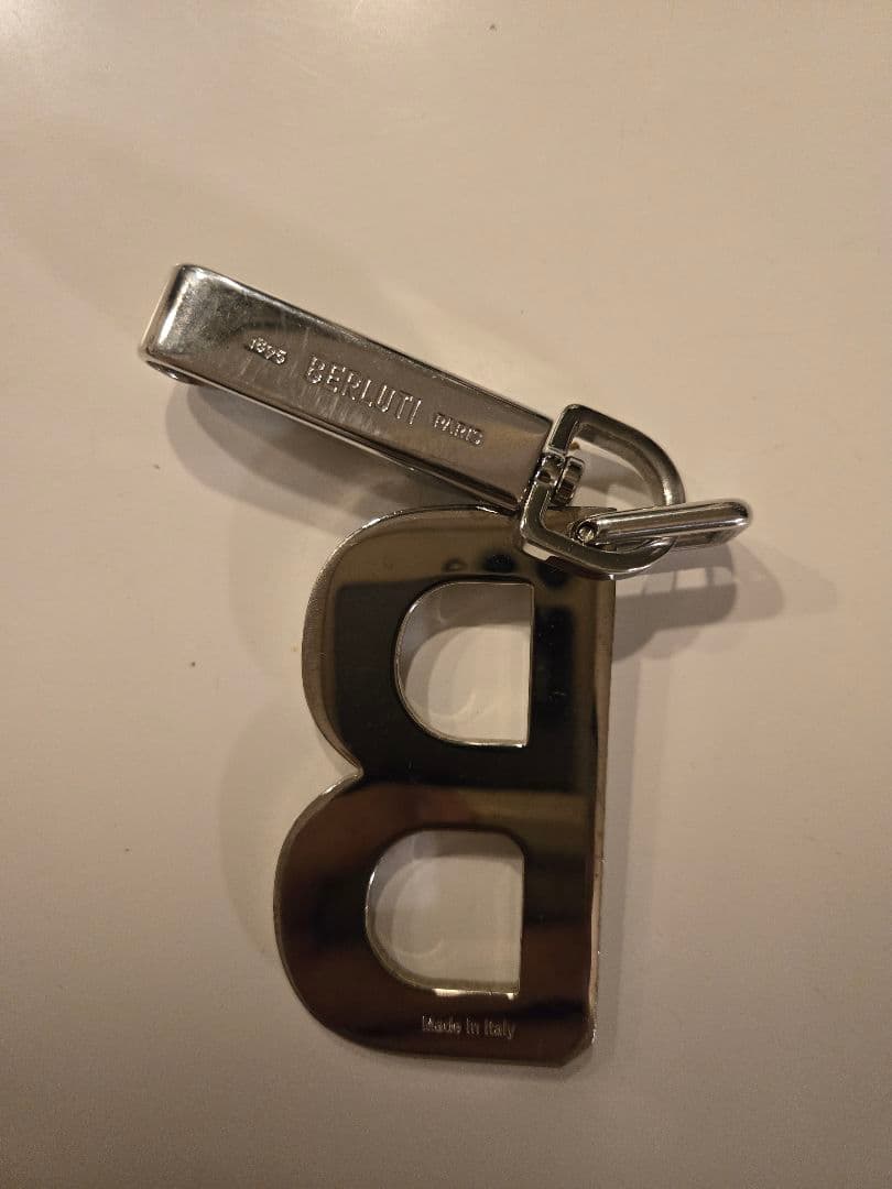 Berluti バックチャーム Bロゴ キーホルダー