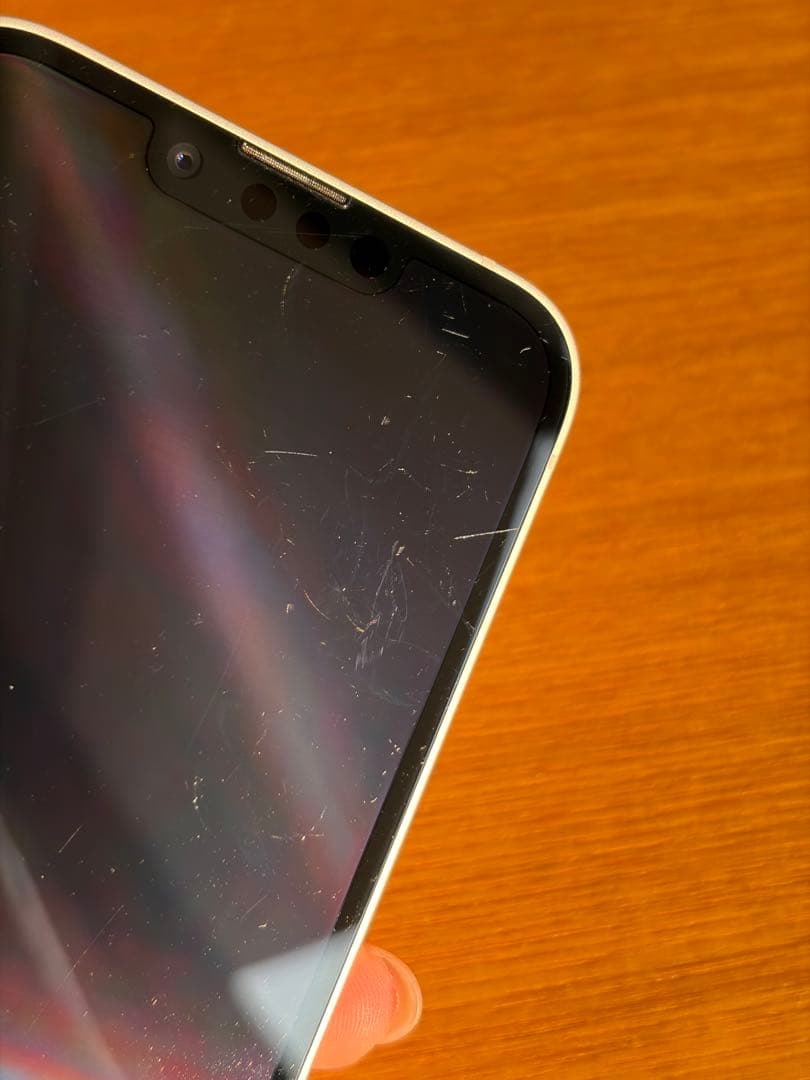 ほぼ未使用 iPhone 16e アメリカ版 128GB ホワイト 本体