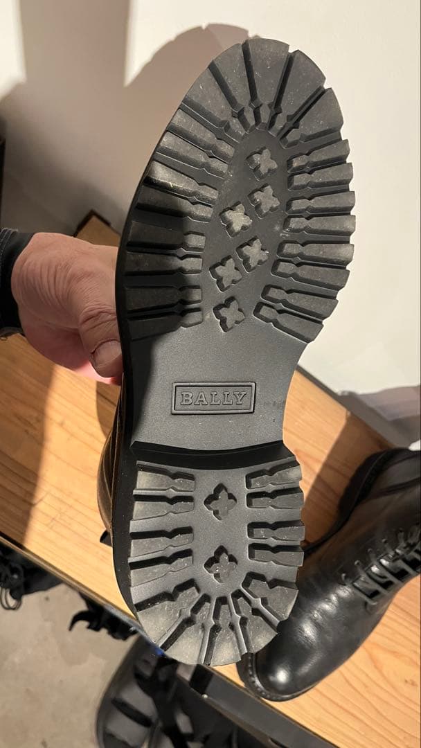 BALLY ブラックブーツ ジッパー付き