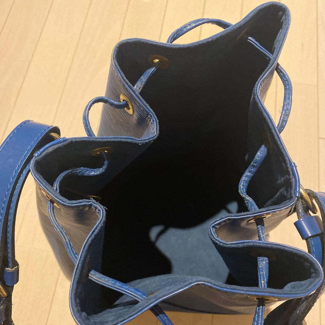 ルイヴィトンバック　エピ　ブルー