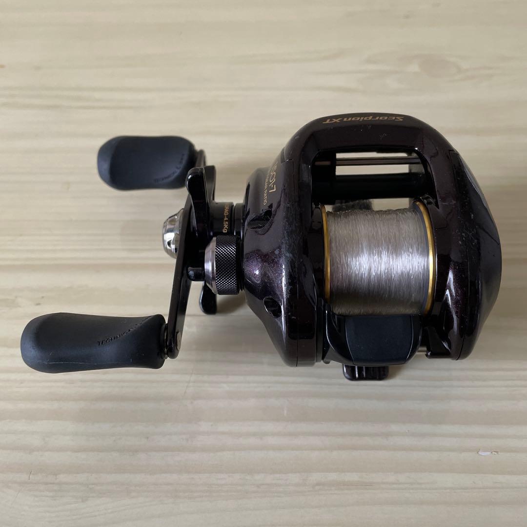 スコーピオンXT　ベイトリール1501-7（左巻き）