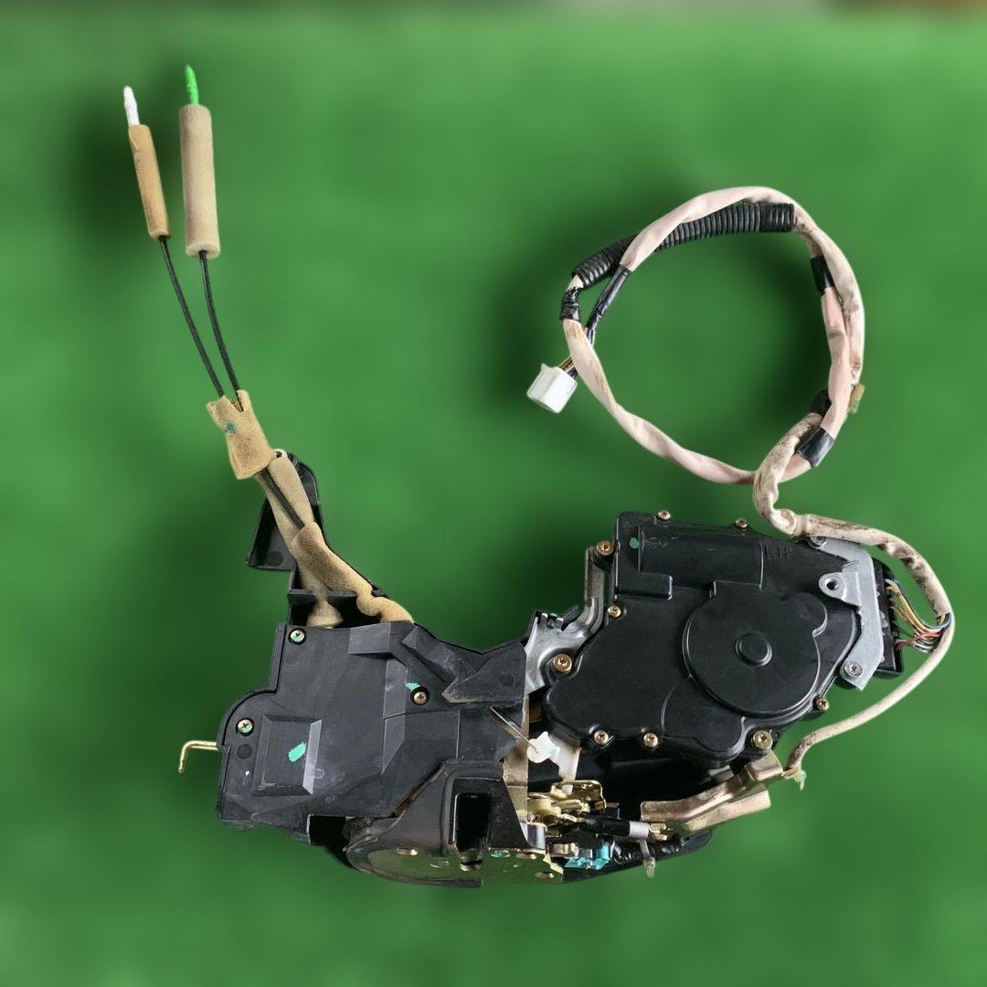 トヨタ　セルシオ　30 31 後期　純正ドアロックアクチュエーター　左前　中古品