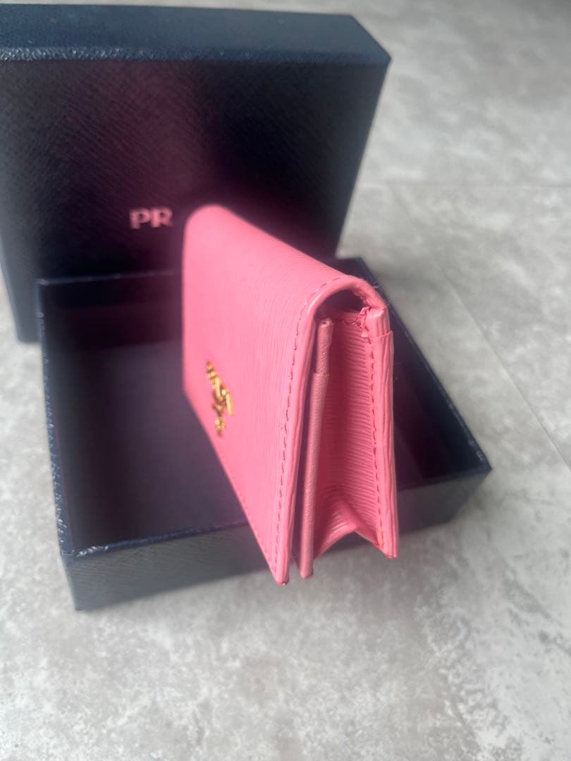 【美品】PRADA/プラダ/名刺入れ/ピンク/レディース/サフィアーノ