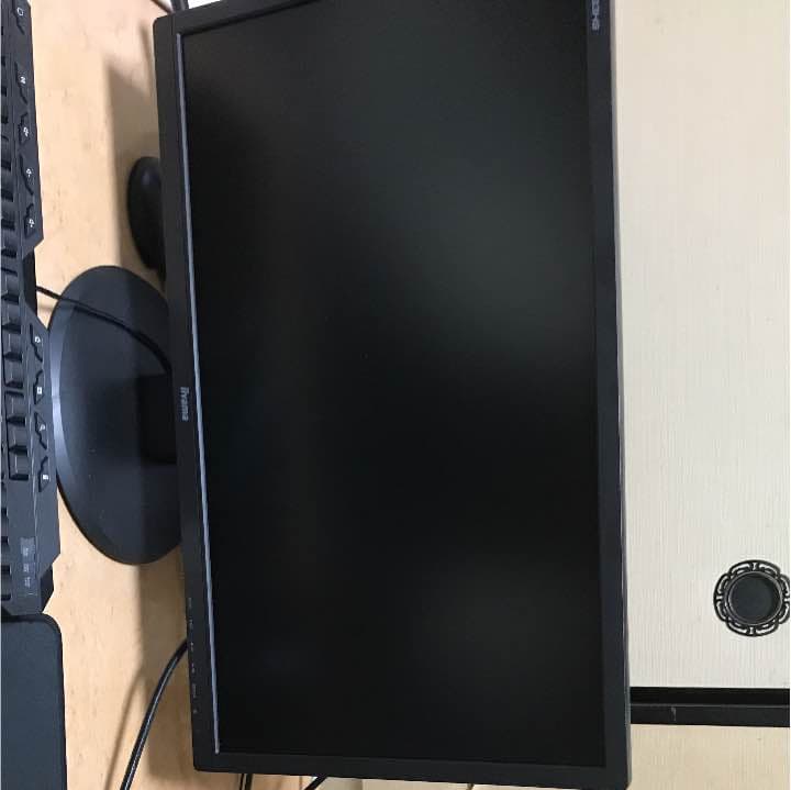 パソコンディスプレイ