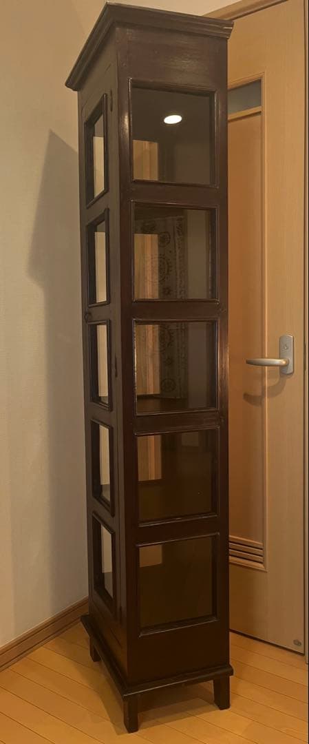 木製ガラス扉付キャビネット 本棚　アジアン家具　キャビネット