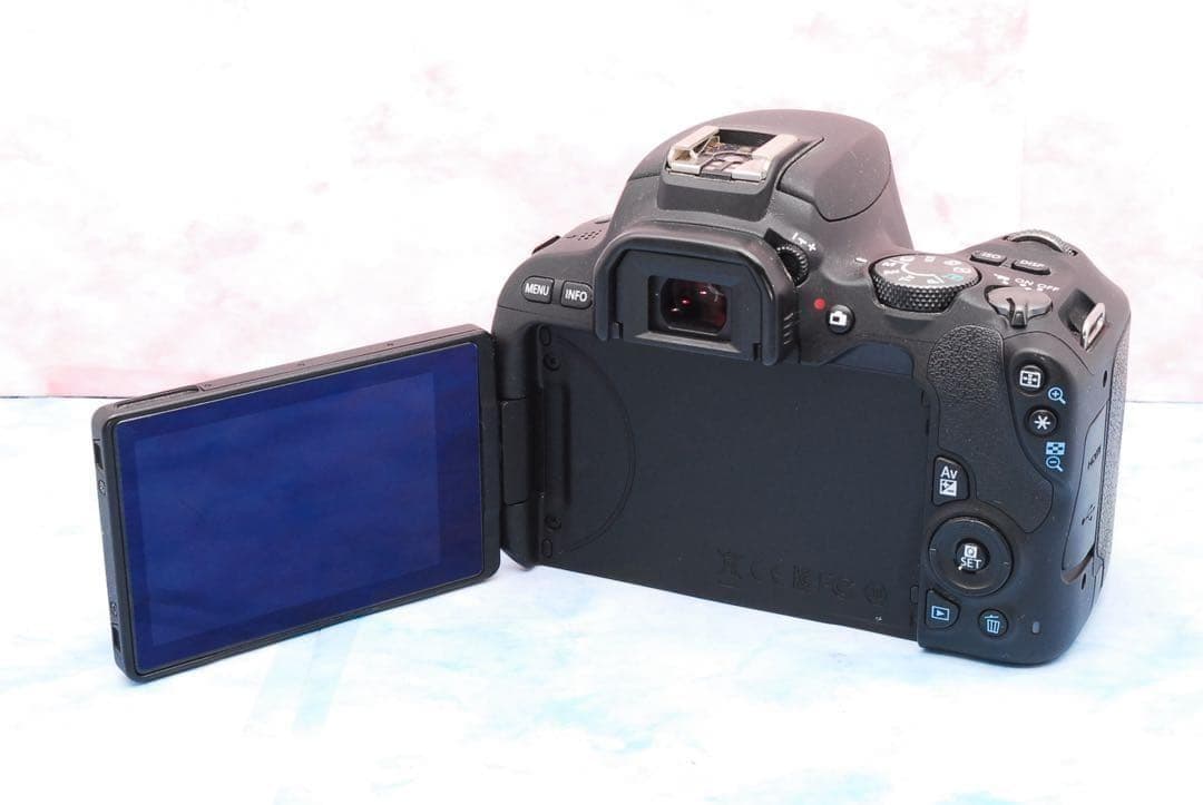 キャノン kiss X9☆一眼レフカメラ☆高性能標準＆超望遠☆スマホ転送OK