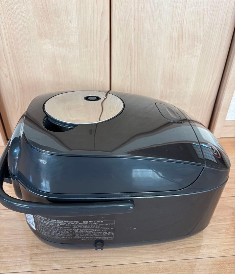 象印　圧力IH炊飯ジャー　NP-BL18　ブラック　2022年製