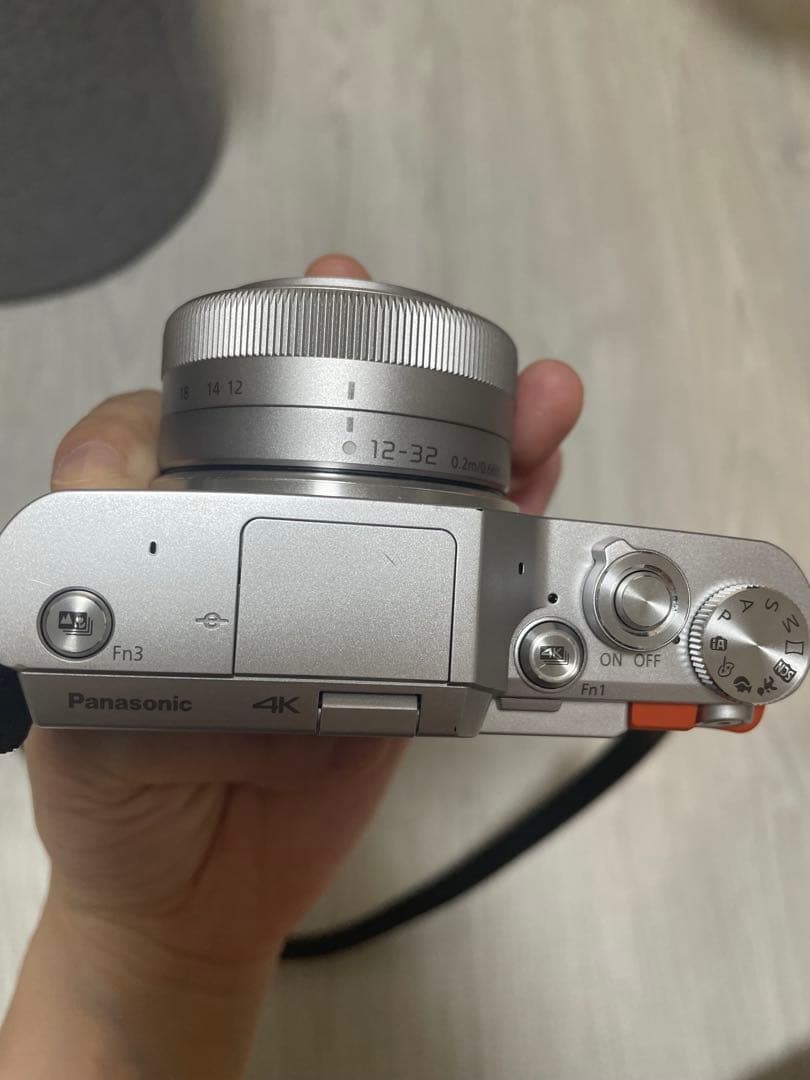 LUMIX Gシリーズ ミラーレスカメラ 望遠ズームレンズ付き