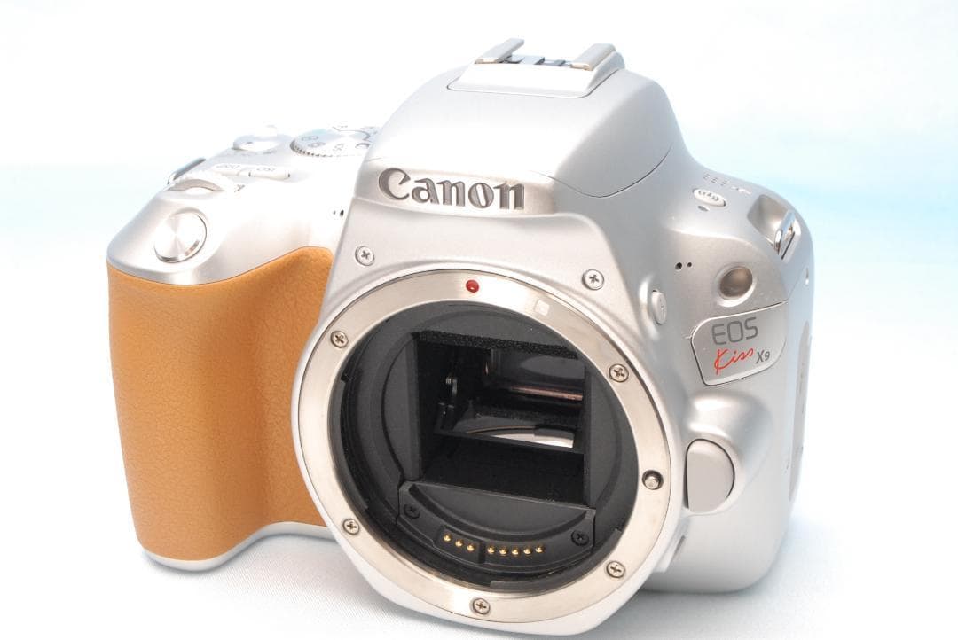 ✨おしゃれカラー✨キヤノン EOS Kiss X9 バッテリー劣化無し かわいい