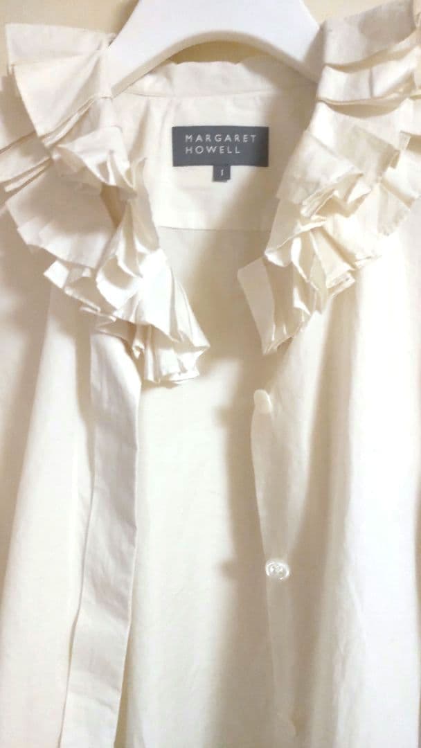 美品※マーガレットハウエル/2025年作・ラッフルフリルシャツ 実物