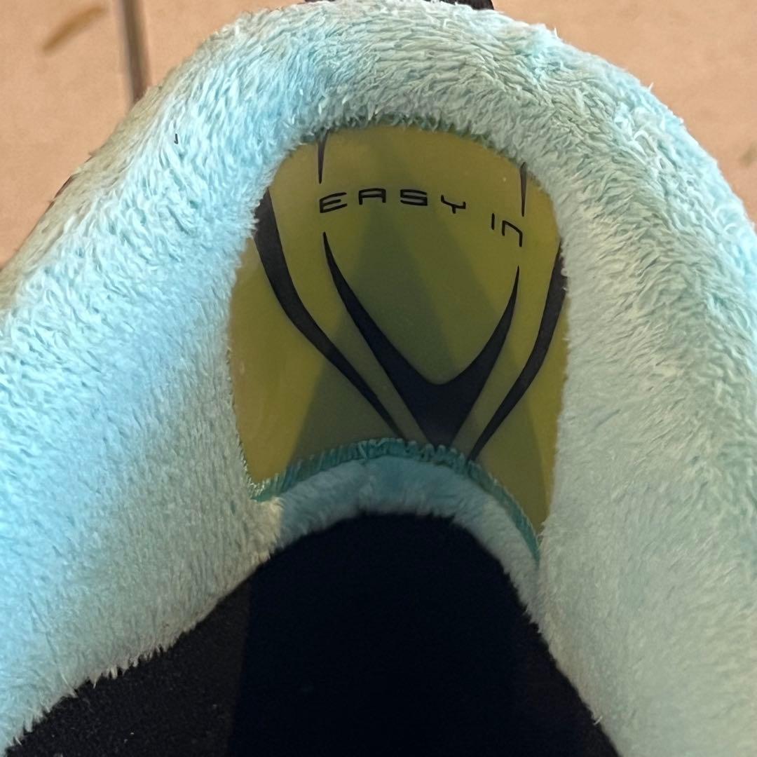 SALOMON スノーボードブーツ ブラック ブルー イエロー