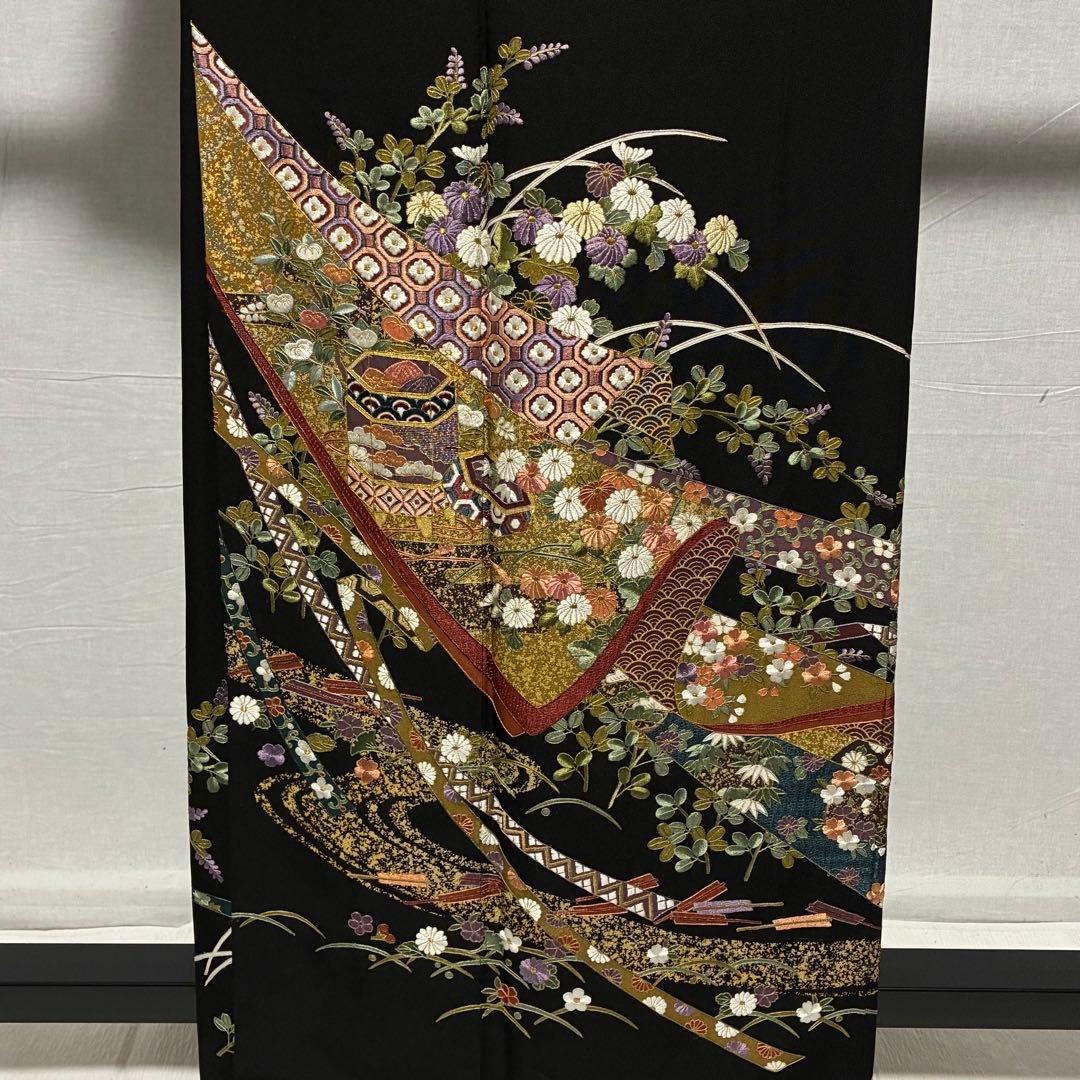 D68 黒留袖 総刺繍 慰斗紋 花模様 正絹 着物 袷 極美品