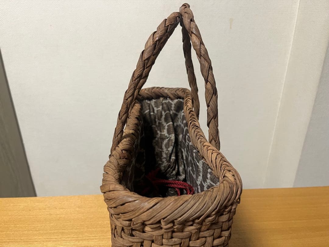 山葡萄　網代編み　かごバッグ　天然素材