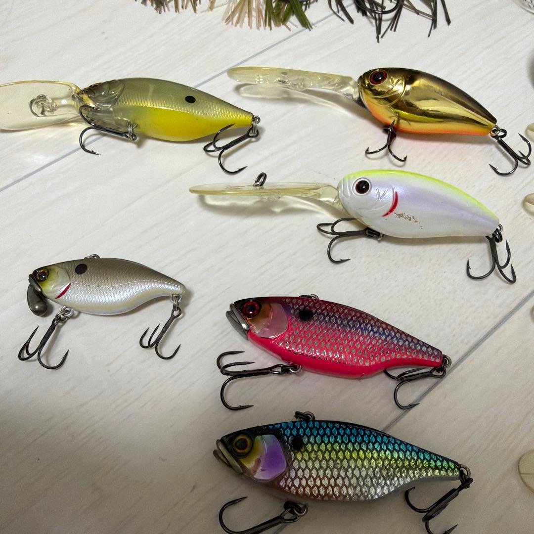 ハードルアー多数　クランク　チャター　バイブレーションなど　フックも多数