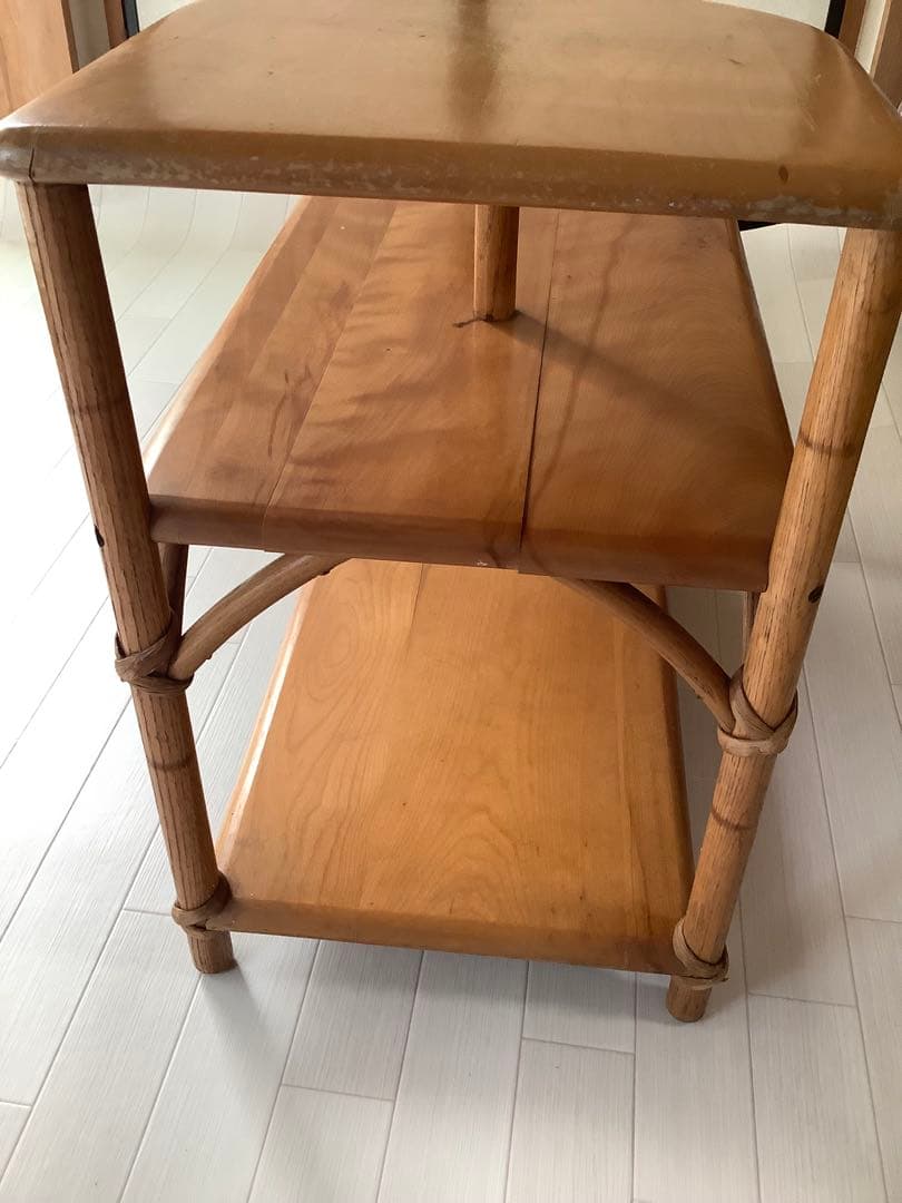 Heywood Wakefield 社製の刻印付きサイドテーブル