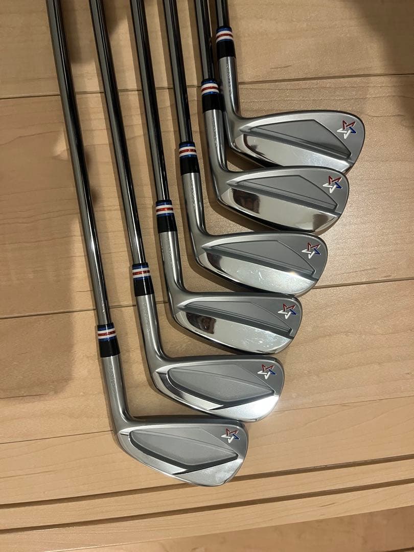 ARTISAN ゴルフセット　アイアン、キャディーバッグ、ウェッジ