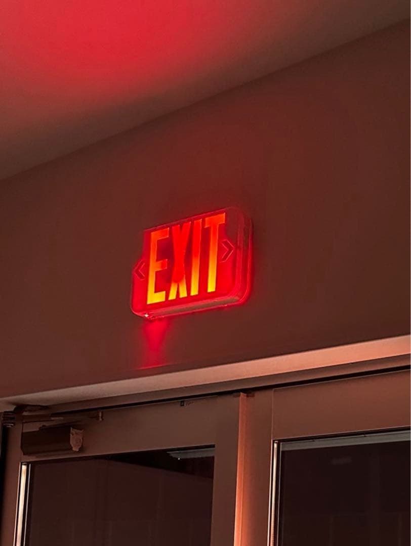 EXIT US看板　出口灯