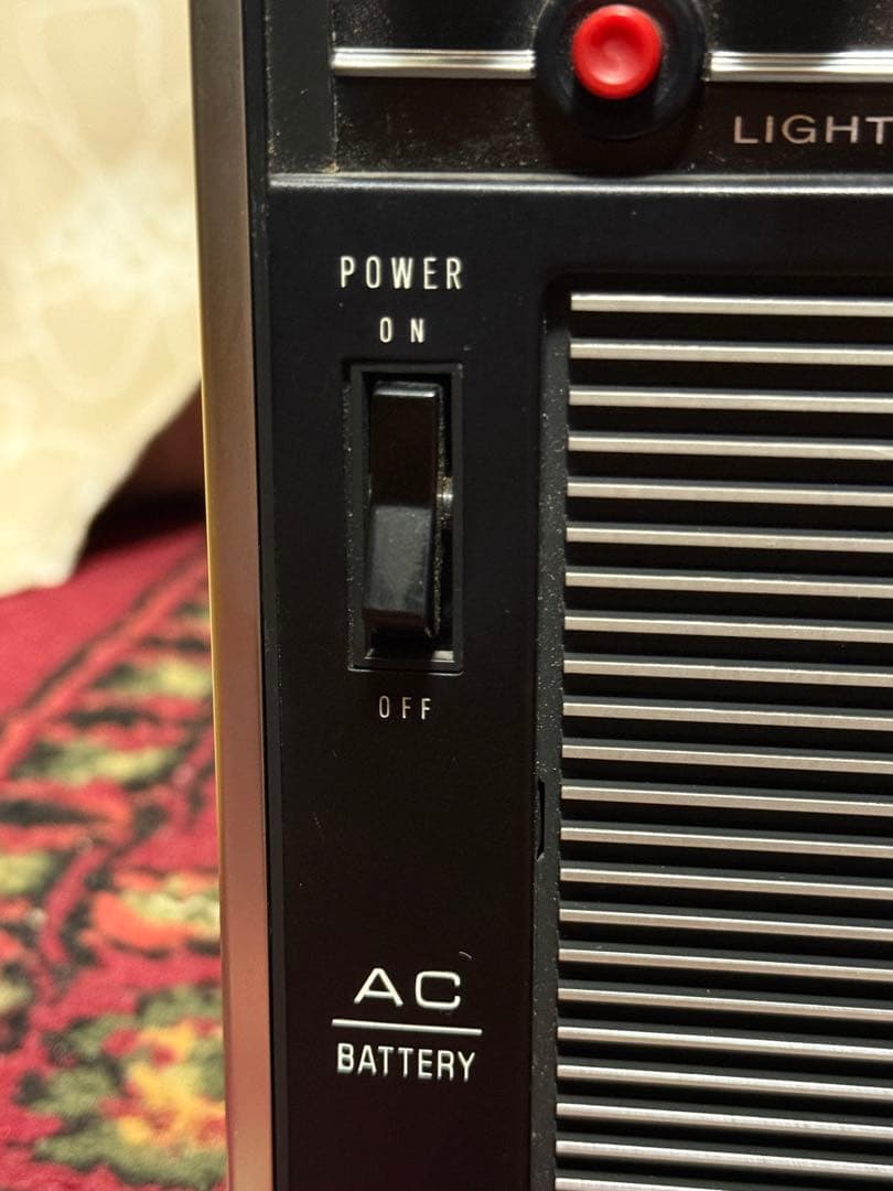 SONY TFM-2000F ポータブルラジオ