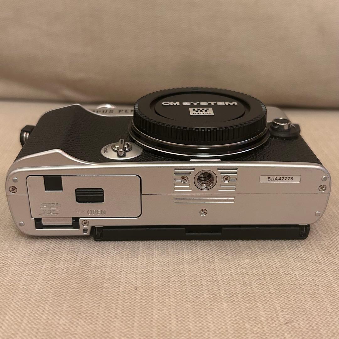 【新品同様】【保証書付】OLYMPUS PEN E-P7 ダブルレンズキット