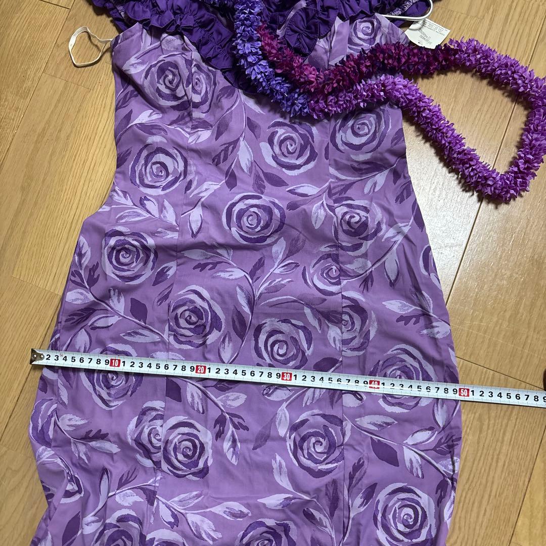 フラダンスドレス　 ムームードレス 紫色 バラ模様 レイ付き