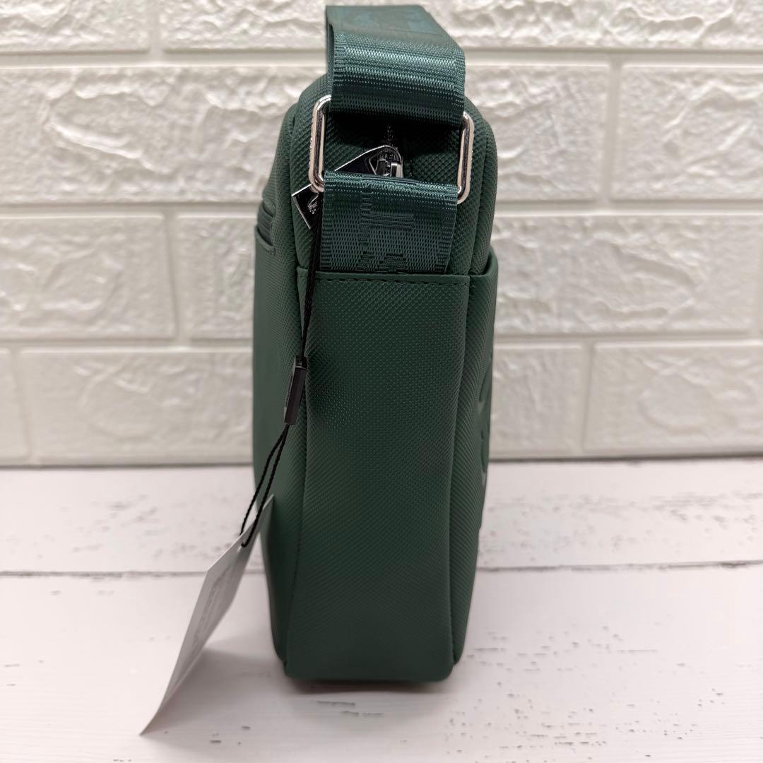 新品・未使用　ラコステ　シャンタコ　鹿の子地エンボスレザー　ショルダーバッグ　緑