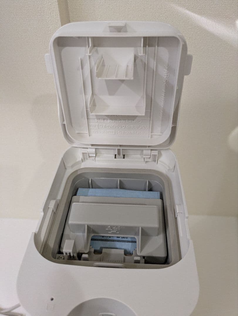 Panasonic スティッククリーナー 品番MC-NS100K 2024年製