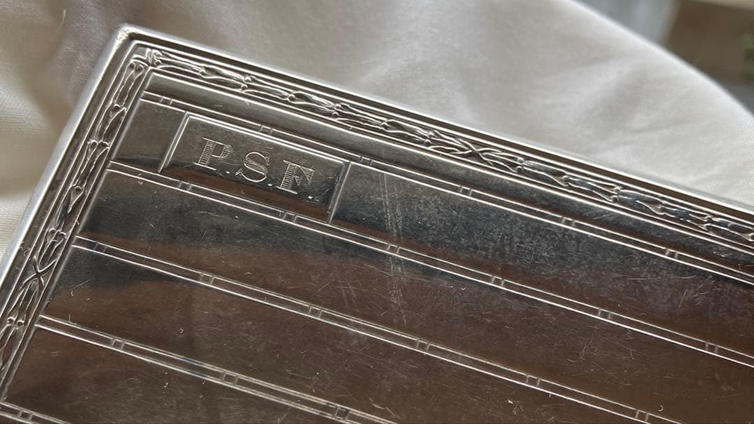 アンティーク　スターリングシルバー製のシガレットケース