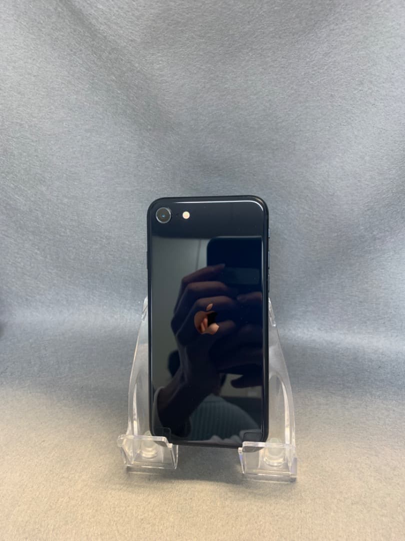 超美品 アップルストア版 SIMフリー iPhoneSE 第3世代 64GB