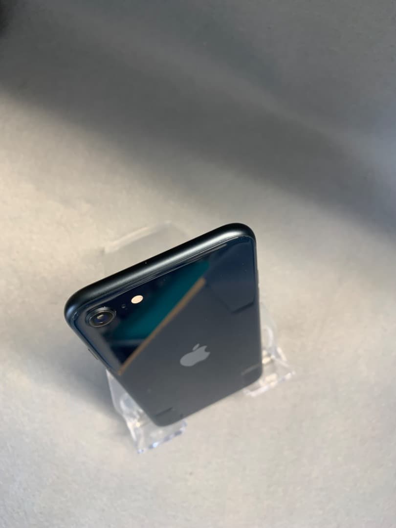 超美品 アップルストア版 SIMフリー iPhoneSE 第3世代 64GB