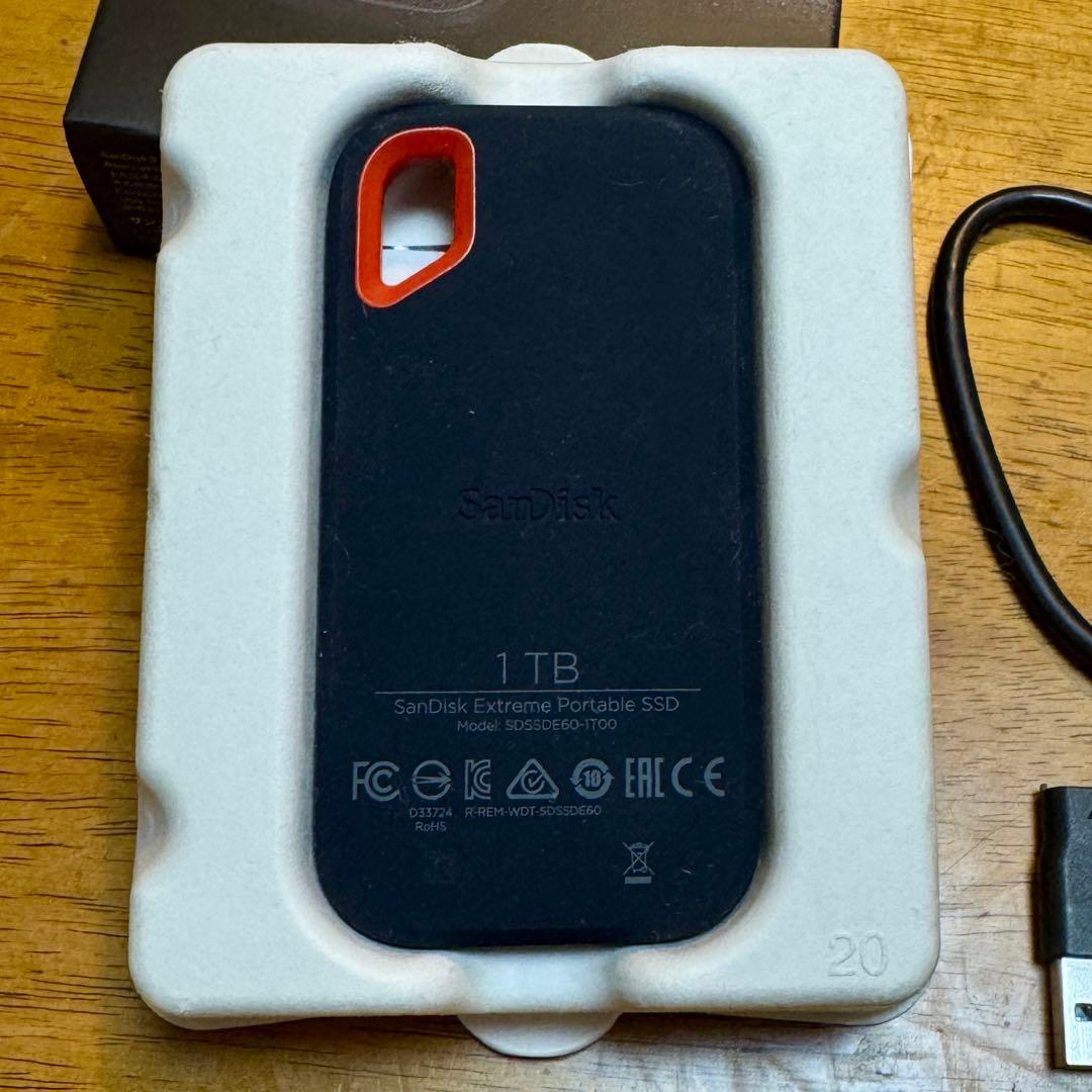 1TB ポータブルSSD エクストリーム 外付け SanDisk サンディスク