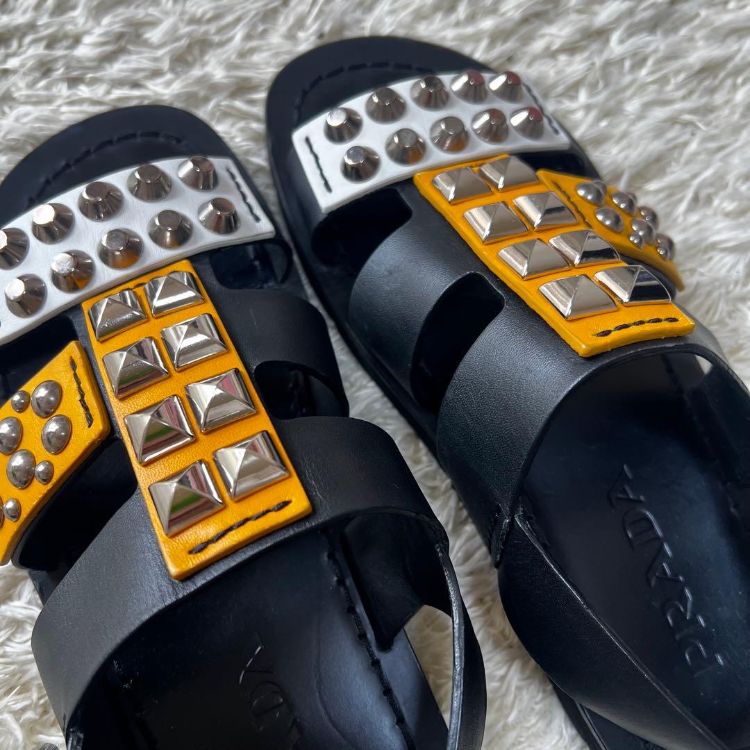 PRADプラダ スタッズ サンダル 38.1/2 (25~25.5くらい)メタル