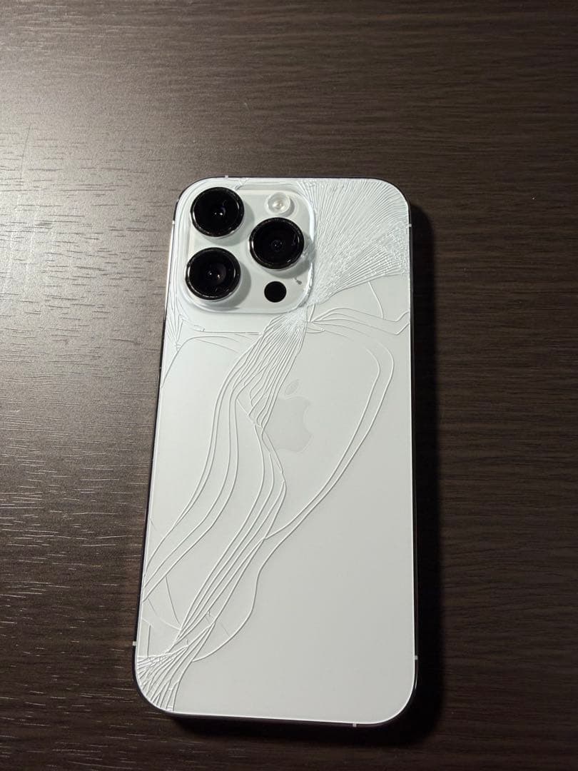 iPhone 14 Pro シルバー　256GB 背面割れあり