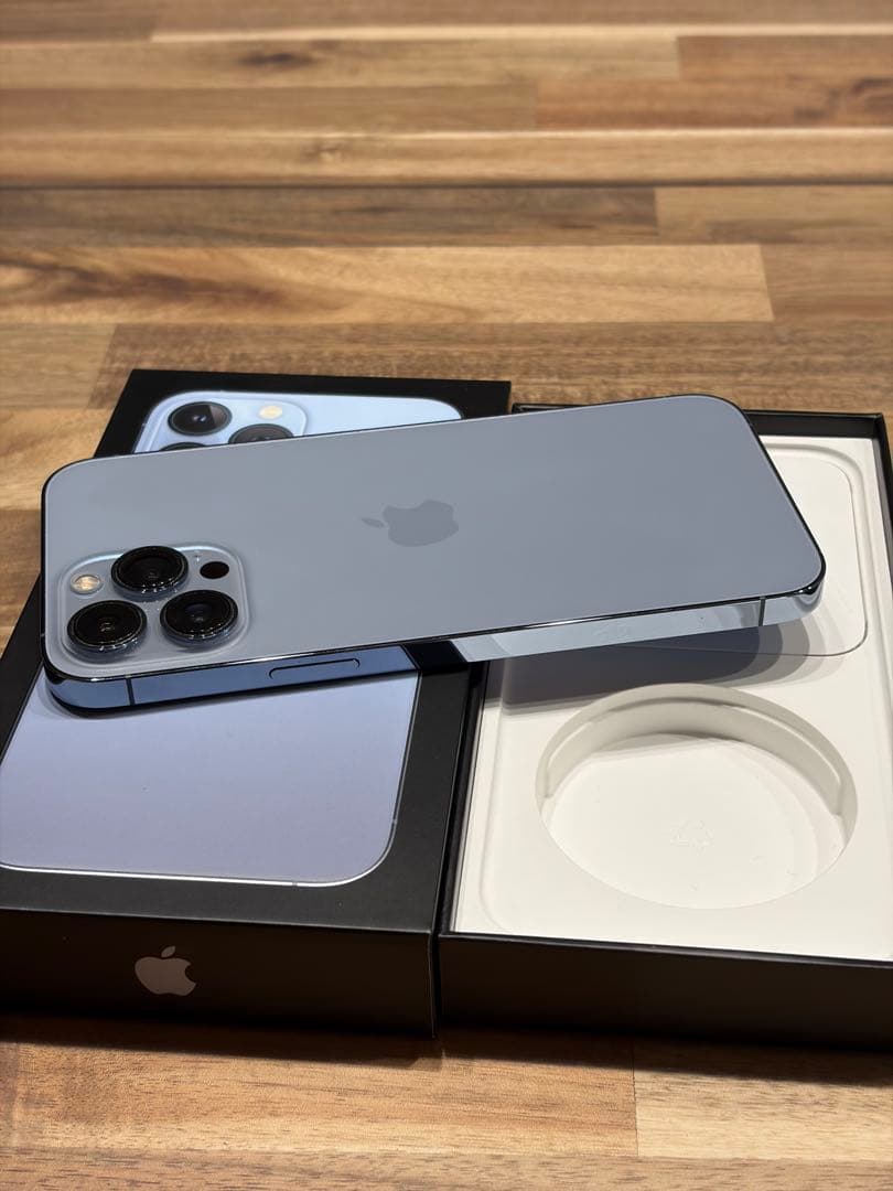 週末値下げ　iPhone13Pro MAX美品　256G シエラブルー 本体