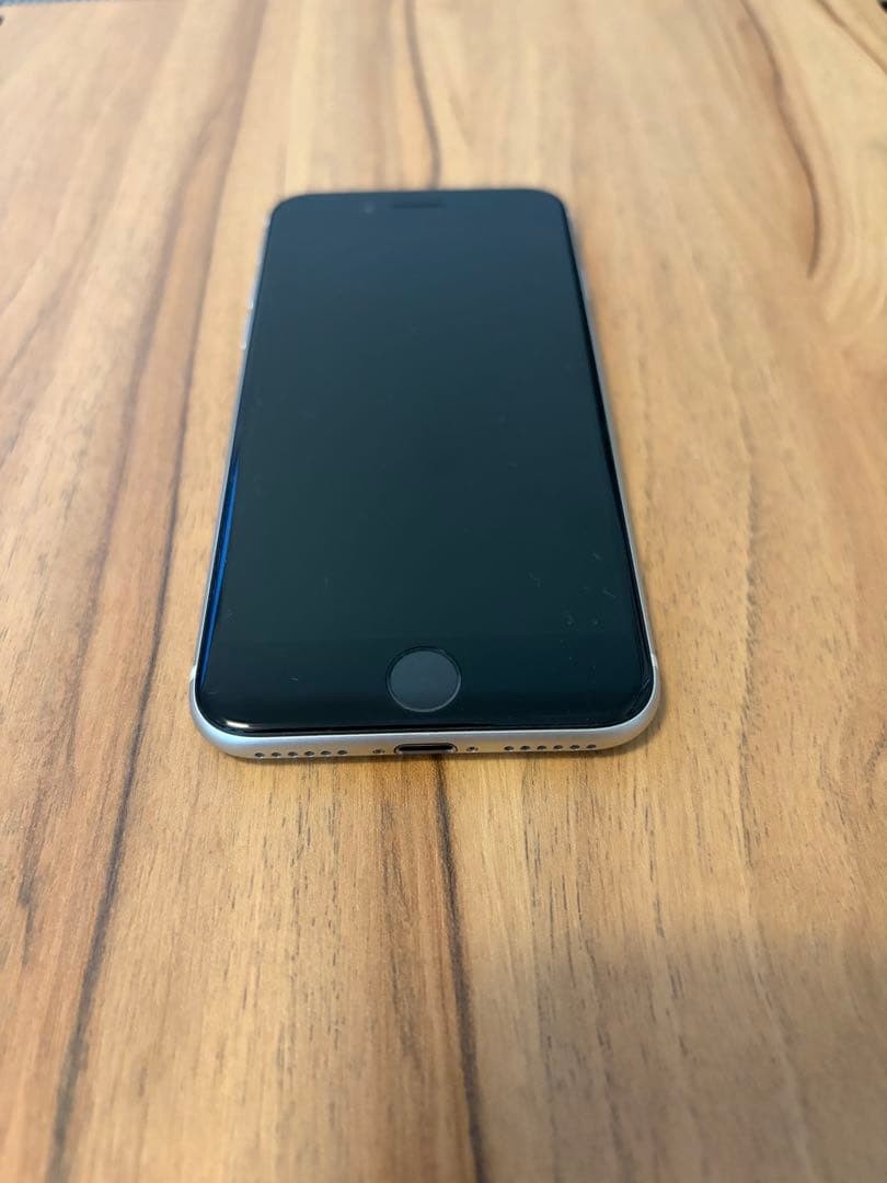 Apple iPhone SE (第3世代) SIMフリー スターライト