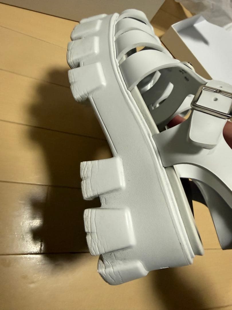 PRADA ラバーサンダル　ホワイト　箱付