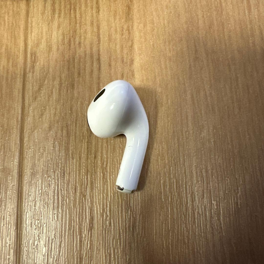 Airpods pro 片方　右のみ　正規品　USB-C