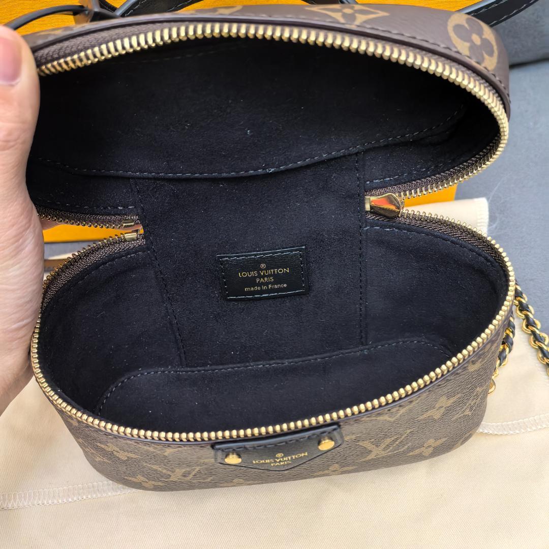 【すぐ発送可能】正規品　ショルダーバッグ　M47125