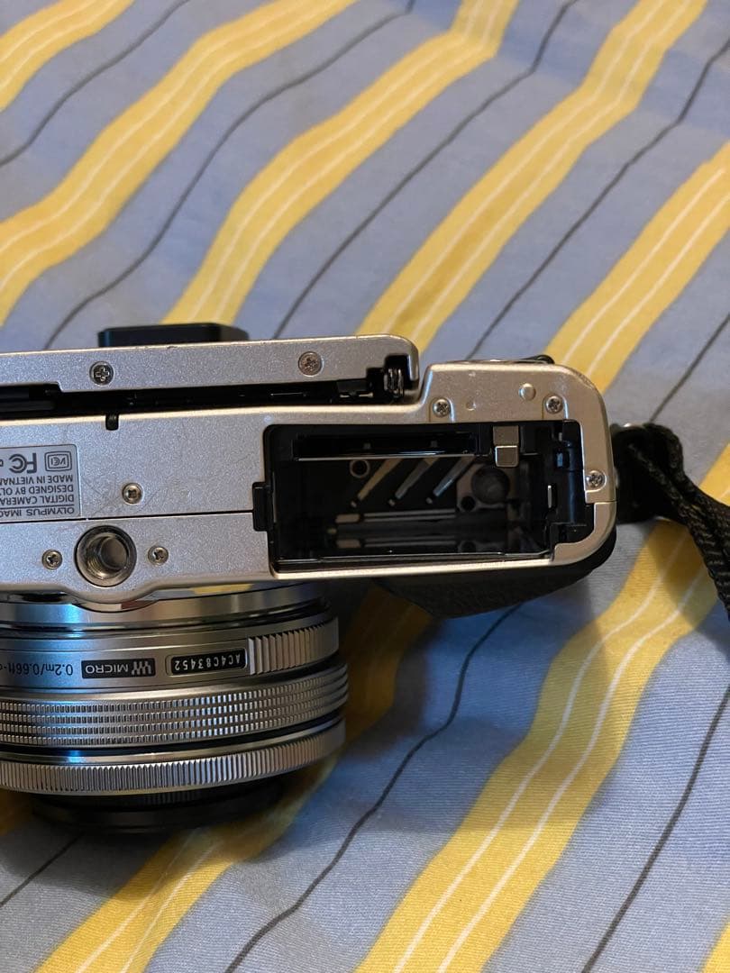 OLYMPUS PEN Lite E-PL7 純正レンズ2種・フラッシュ付