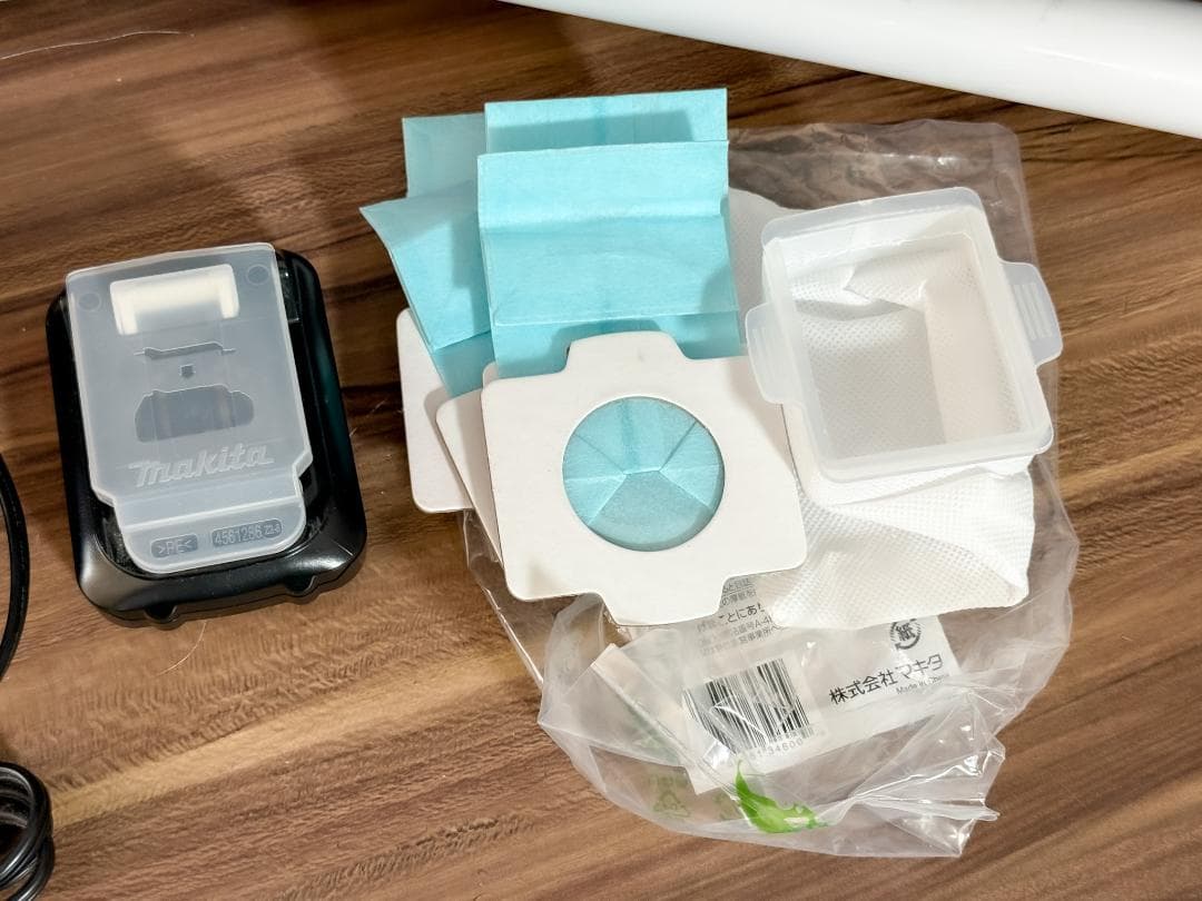 Makita マキタ CL107FD 充電式クリーナー 掃除機 中古動作品