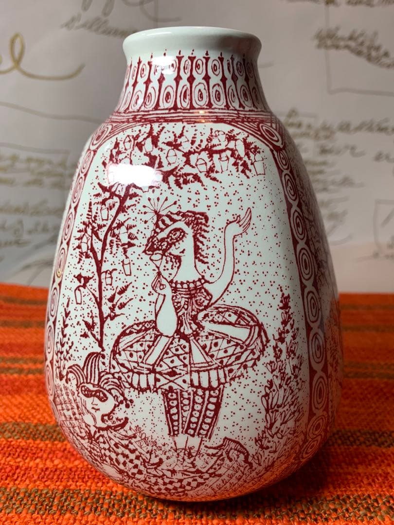 ビヨンヴィンブラッド　レアなニモール窯のビンテージの花瓶マスカレード絵柄が素敵！