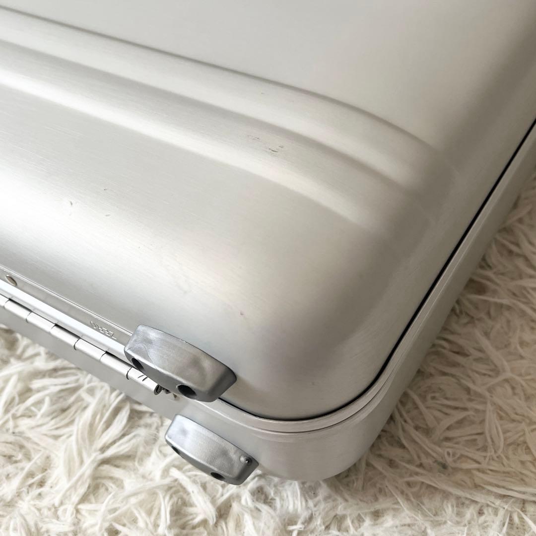 未使用品✨ゼロハリバートン　アタッシュケース　シルバー　アルミ　ブリーフケース