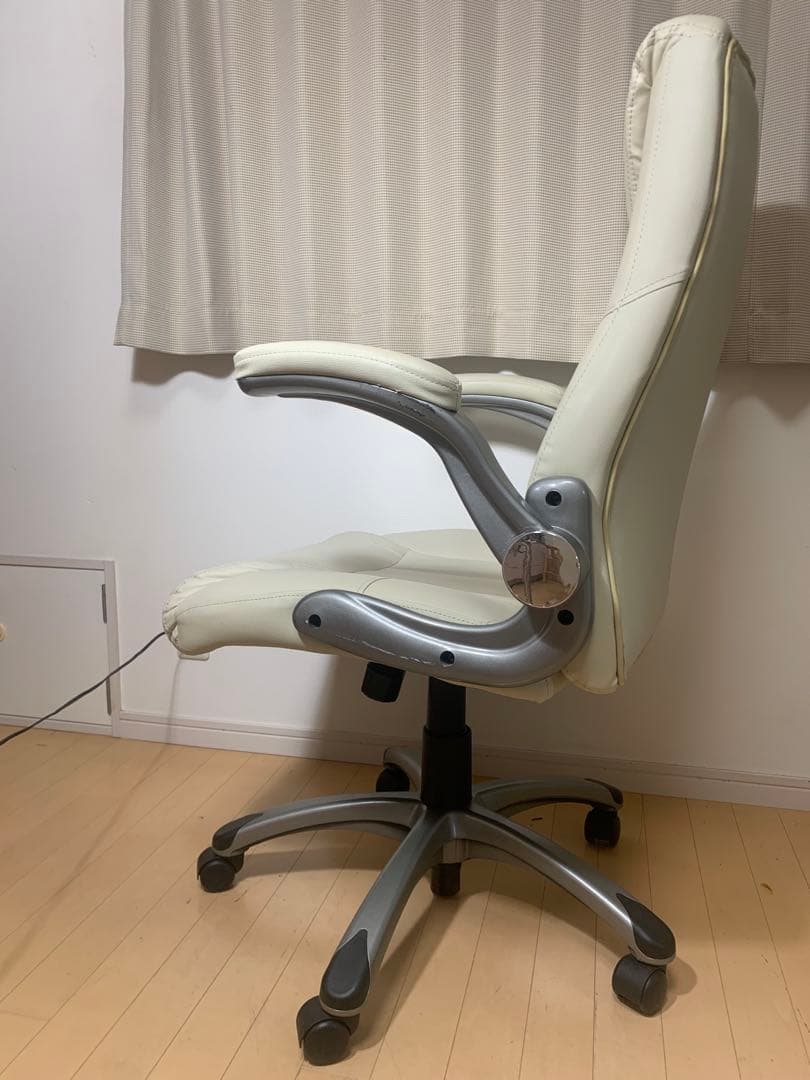 ホワイト　デスクチェア ゲーミングチェア
