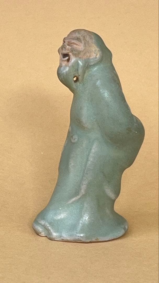 高士像　青緑色 陶器製 笑顔の老人像 高さ約8㎝