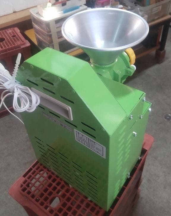 ソーラー精工 こなひきさん 小型健康製粉機 KJ-0 ★ 平成23年 2011年