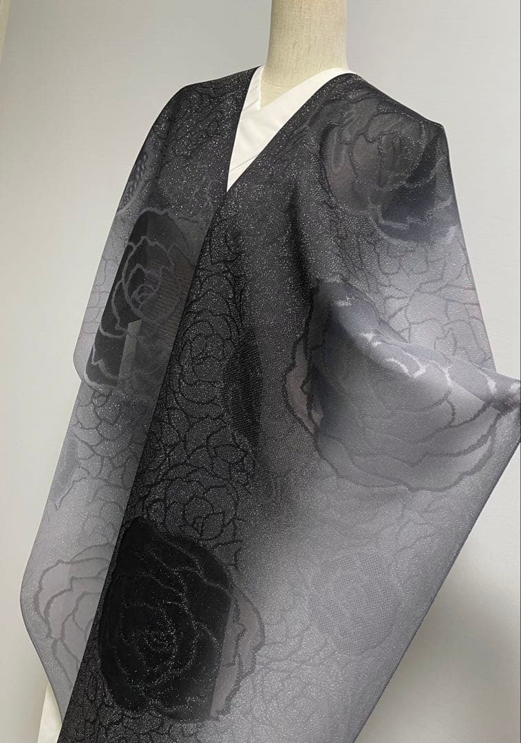 小紋のお着物・羽織やコートに【特選紋紗銀通し小紋着尺◆薔薇】バラ 黒 グレー