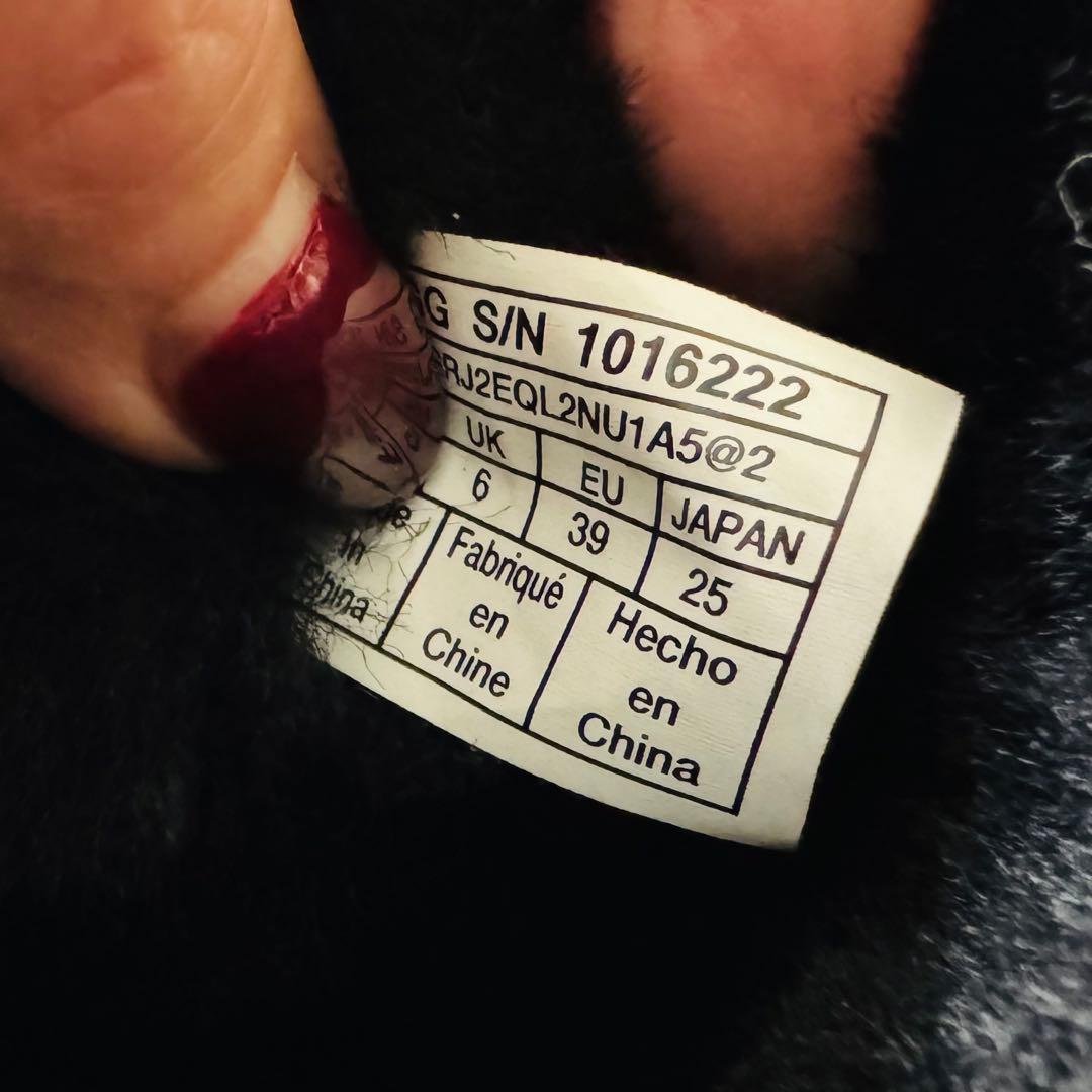 【未使用】UGG W CLASSIC MINI II （ブラック 8）