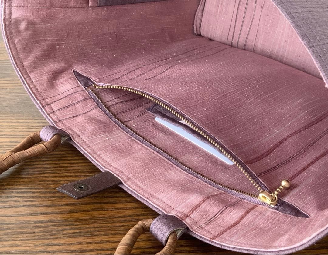 海老染色の紬　蘭のお花　リメイク　山葡萄ハンドルバッグ