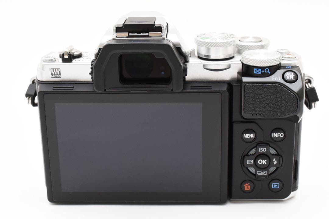 【新品級】OLYMPUS E-M10 MARK III ダブルズームキット