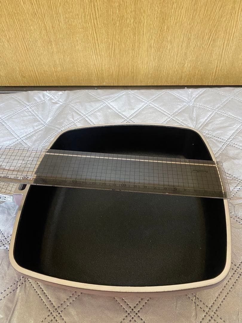 新品　アサヒ軽金属　四角フライパン 蓋付き 20センチ　ピンク色